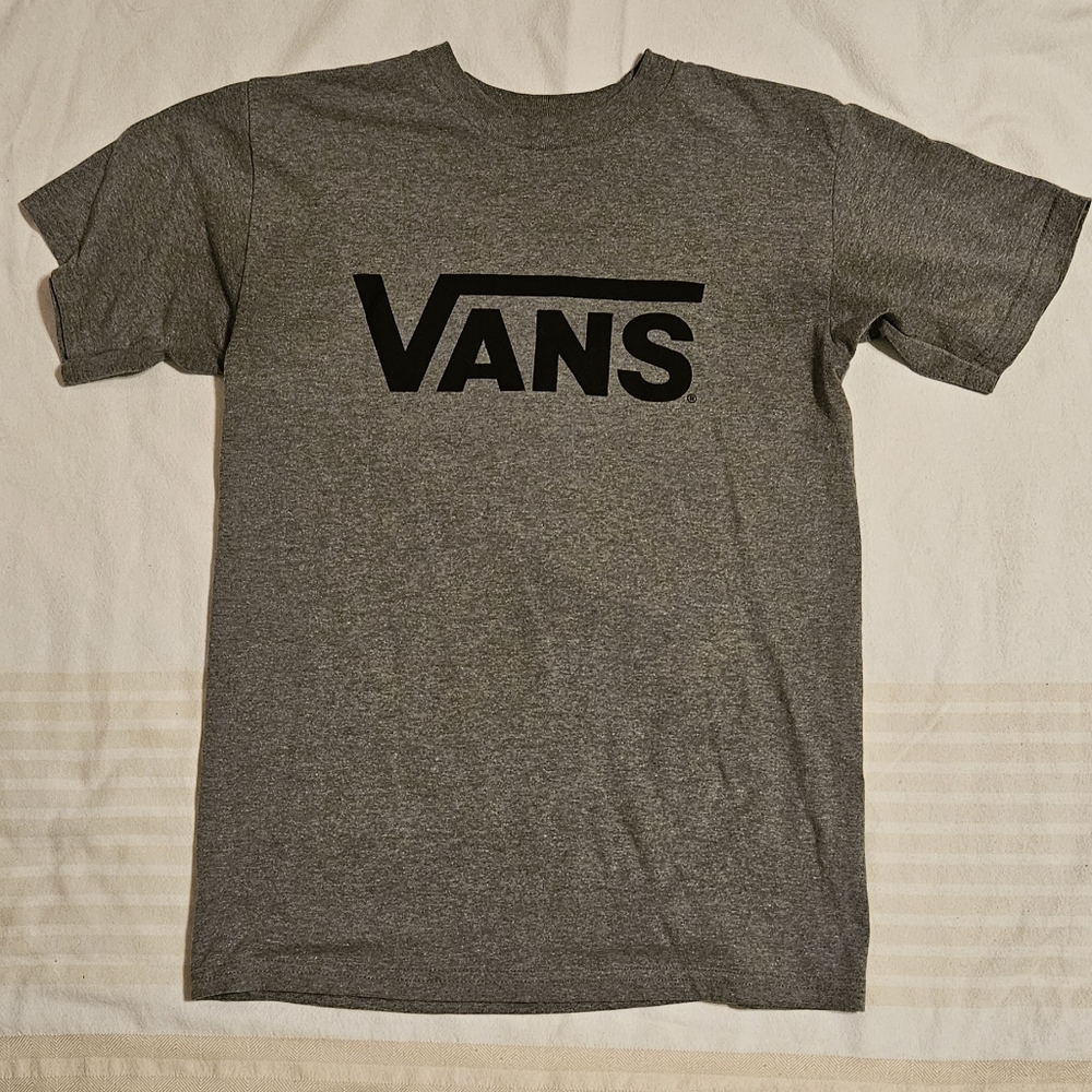 Grey vans tshirt